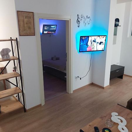 Apartman Muzika Jagodina Bagian luar foto