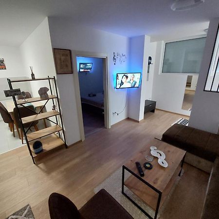 Apartman Muzika Jagodina Bagian luar foto